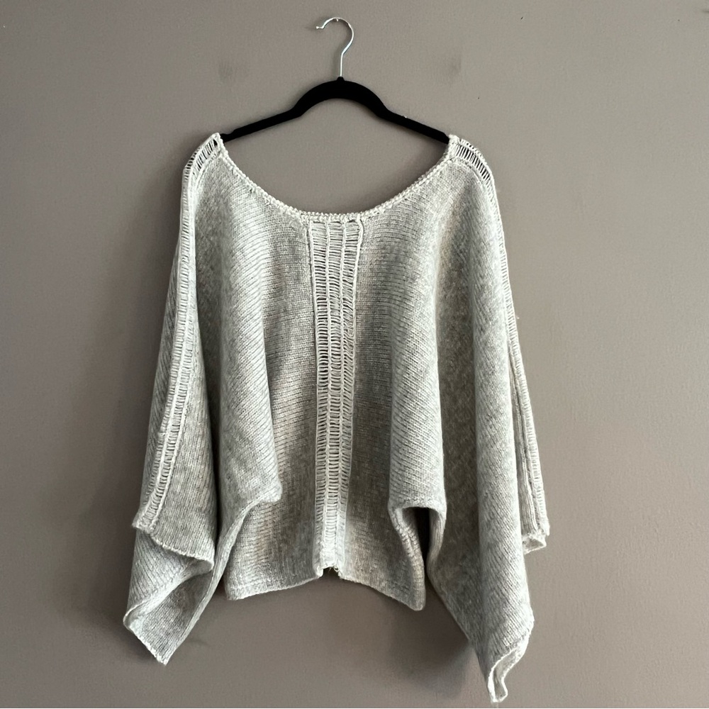 Miilla Rabbit Fur Nylon Blend Sweater Poncho Cape Batwing Sleeves Gray Medium
